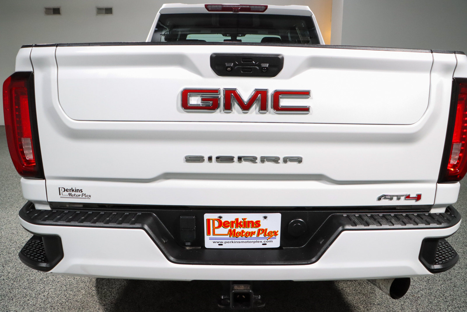 Used 2023 GMC Sierra 2500 AT4 w/ Gooseneck/5TH Wheel Package AWD/4WD image 8