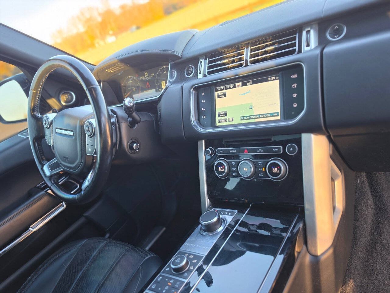Used 2016 Land Rover Range Rover Supercharged AWD/4WD image 8