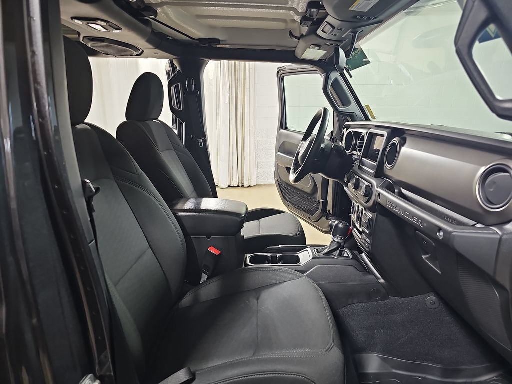 Used 2018 Jeep Wrangler Unlimited Sport S AWD/4WD image 13