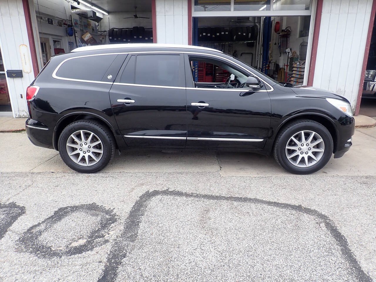 Used 2017 Buick Enclave Convenience FWD image 21