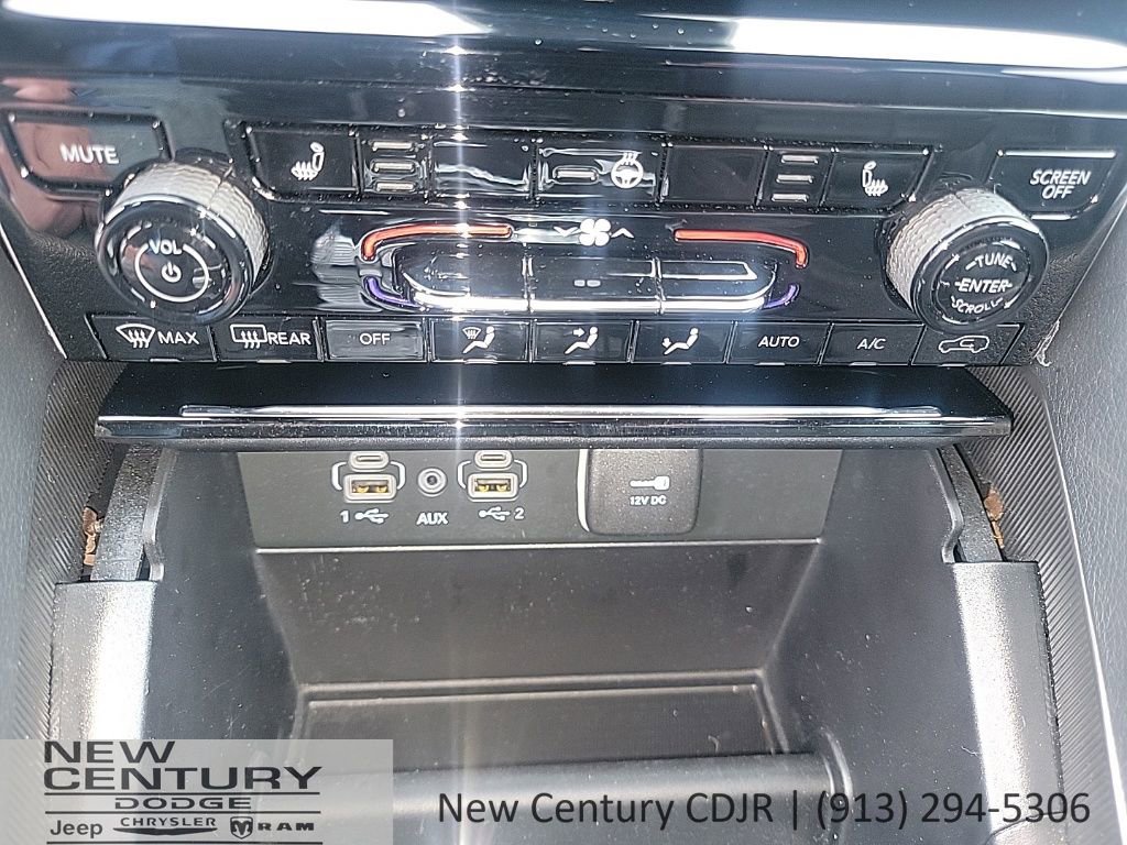 Used 2025 Jeep Grand Cherokee L Limited AWD/4WD image 14