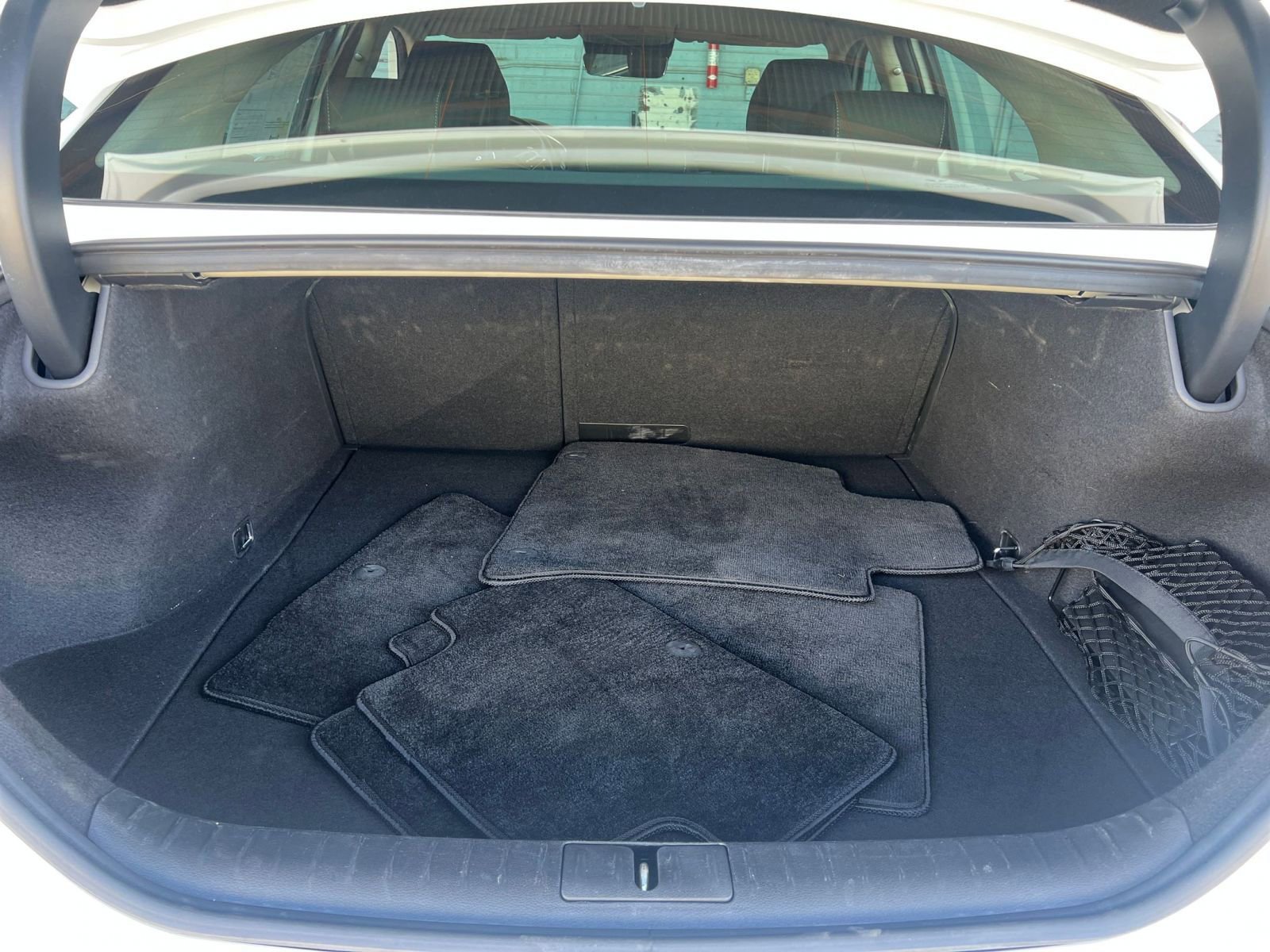 Used 2025 Genesis G70 2.5T image 31