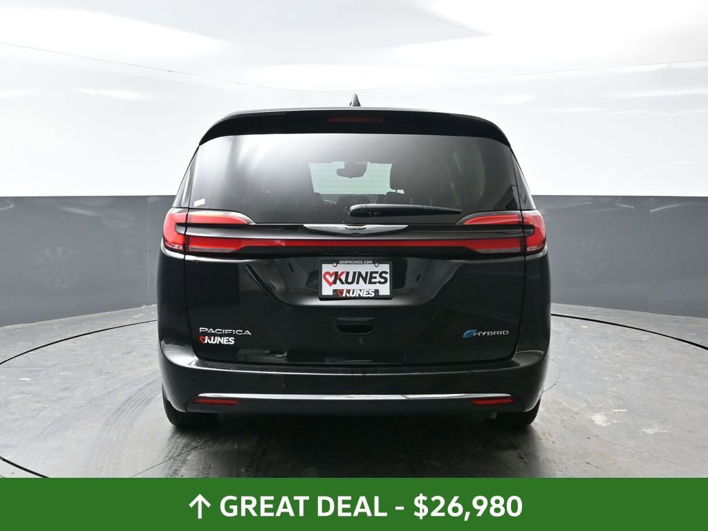 Used 2024 Chrysler Pacifica Select image 14