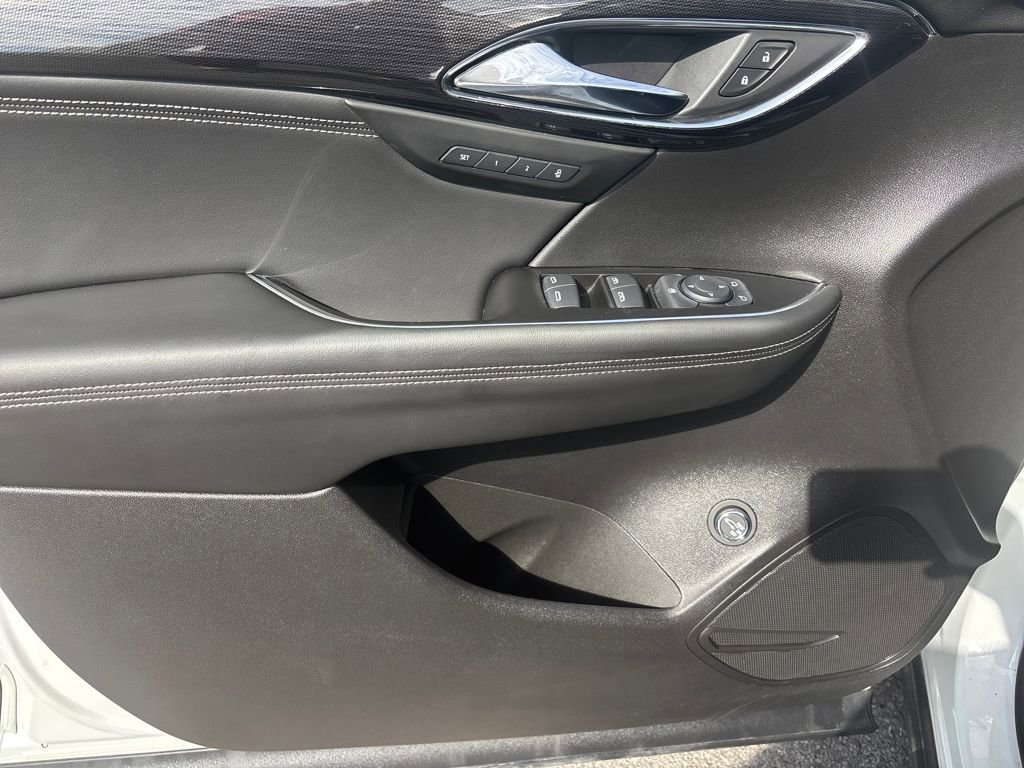 Used 2023 Buick Envision Essence image 14