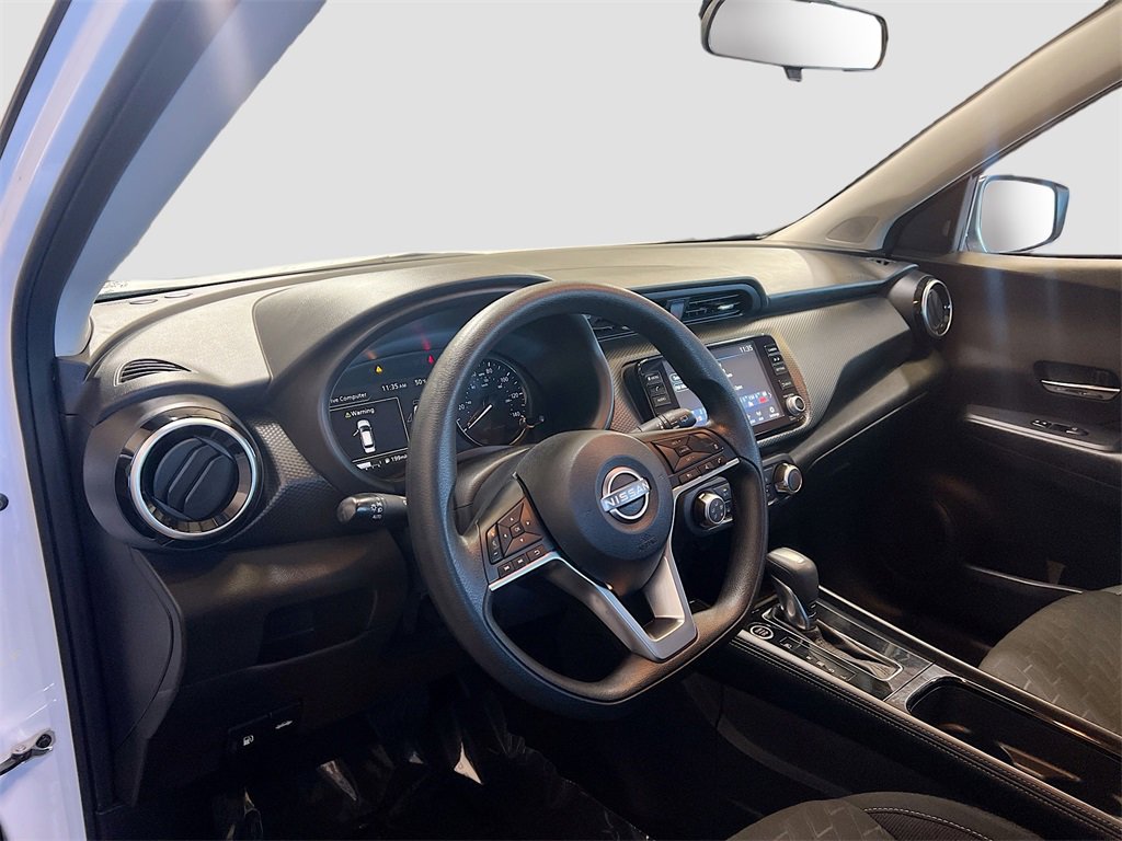 Used 2024 Nissan Kicks SV image 9