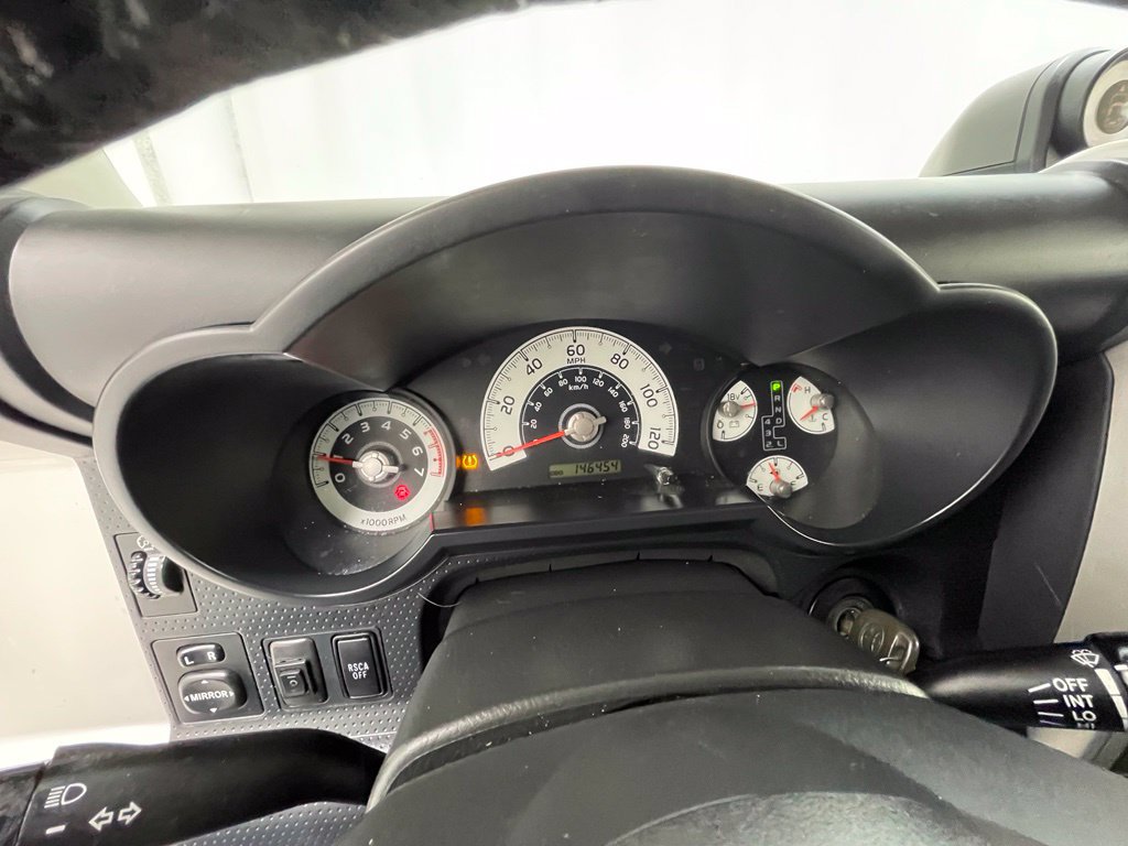 Used 2014 Toyota FJ Cruiser 4WD w/ Upgrade Package image 25