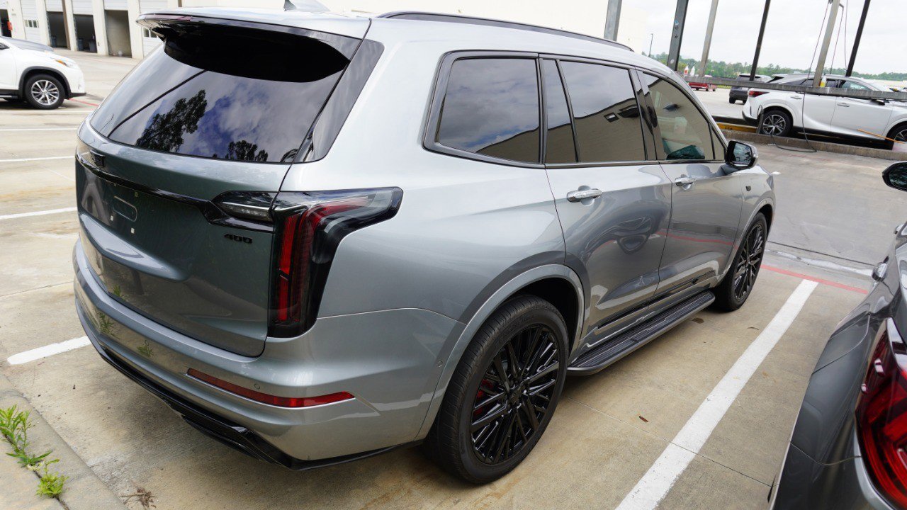 Used 2024 Cadillac XT6 Sport w/ Technology Package AWD/4WD image 4