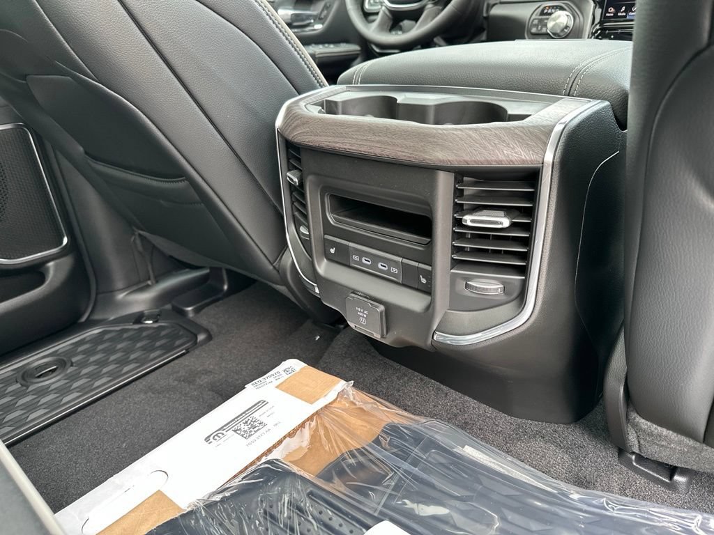 New 2027 RAM 1500 Laramie w/ Laramie Preferred Package AWD/4WD image 19