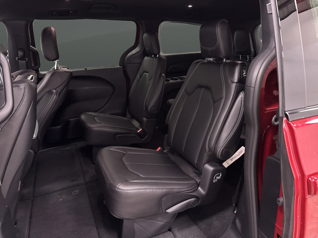 New 2026 Chrysler Pacifica Select AWD/4WD image 29