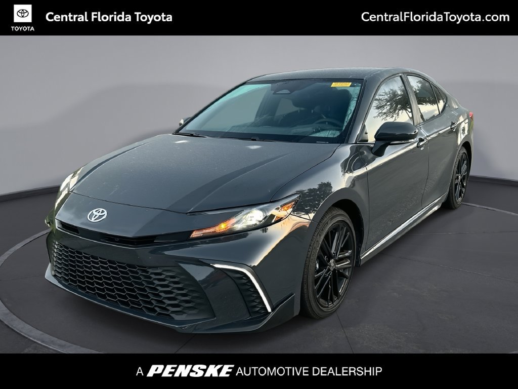 Used 2026 Toyota Camry SE FWD image 1