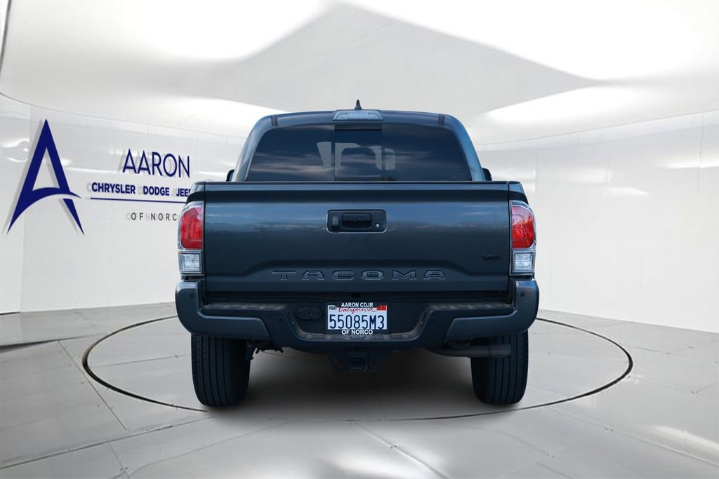 Used 2022 Toyota Tacoma TRD Sport w/ Technology Package image 3