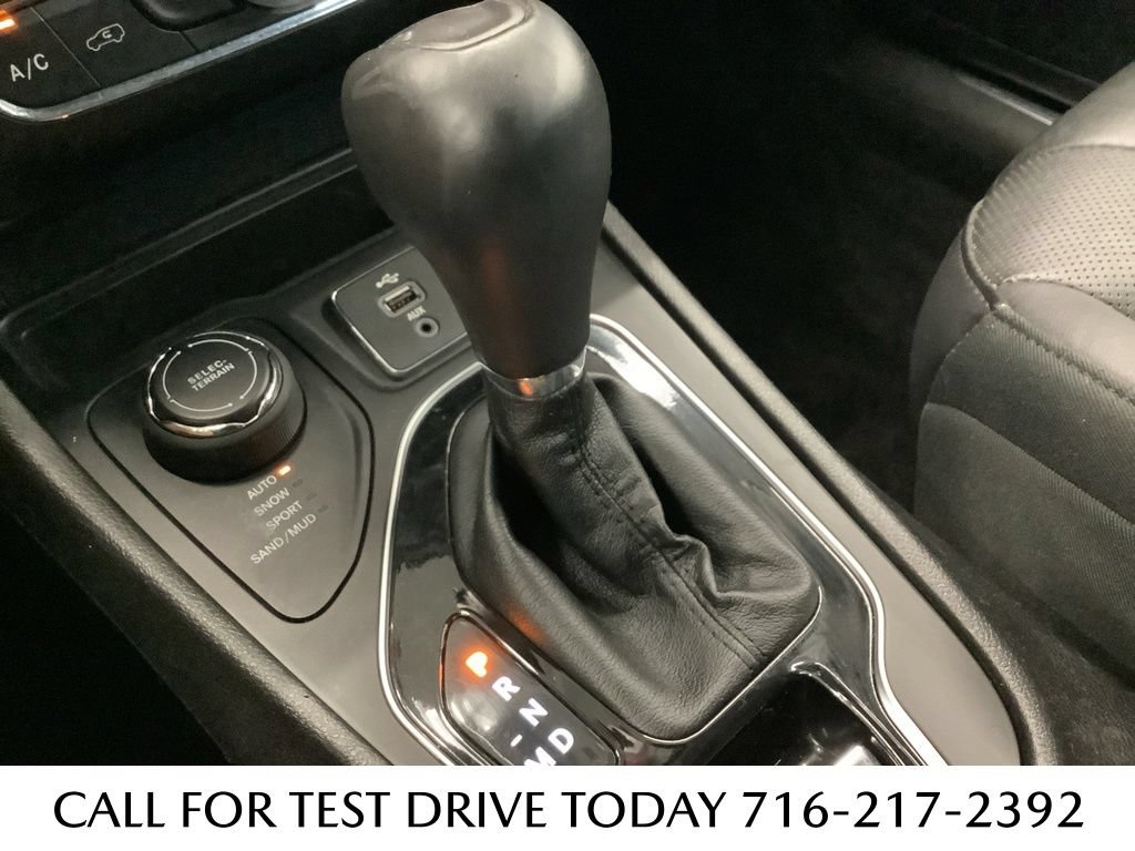 Used 2019 Jeep Cherokee Limited AWD/4WD image 21