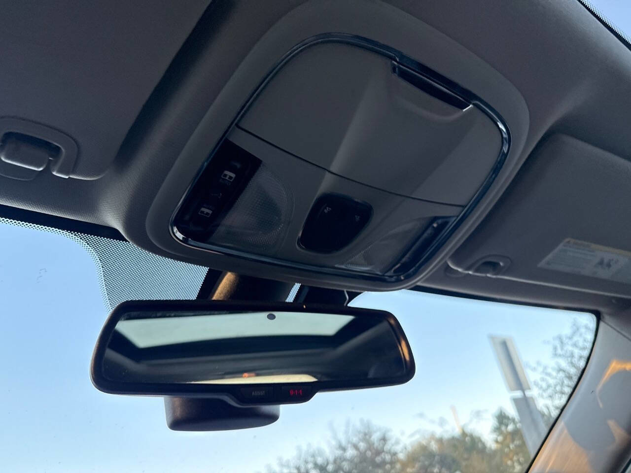 Used 2014 Jeep Cherokee Limited w/ Luxury Group image 19