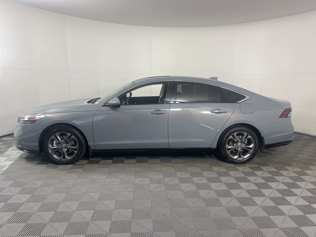 Used 2024 Honda Accord EX-L image 2