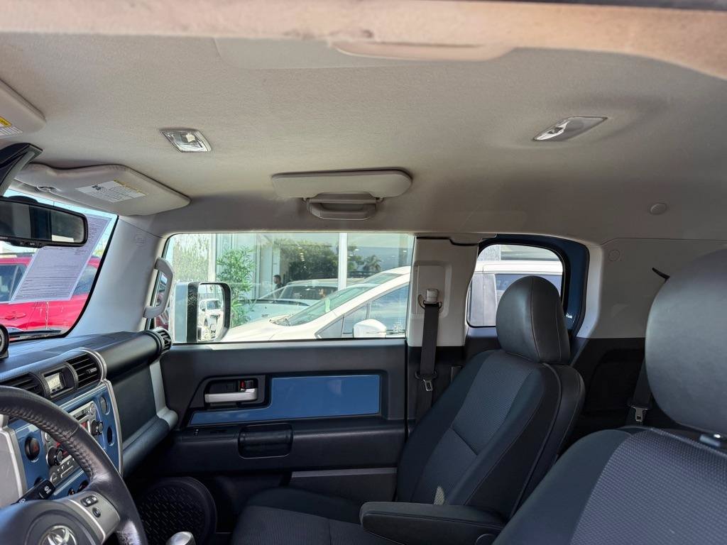 Used 2012 Toyota FJ Cruiser 4WD image 16
