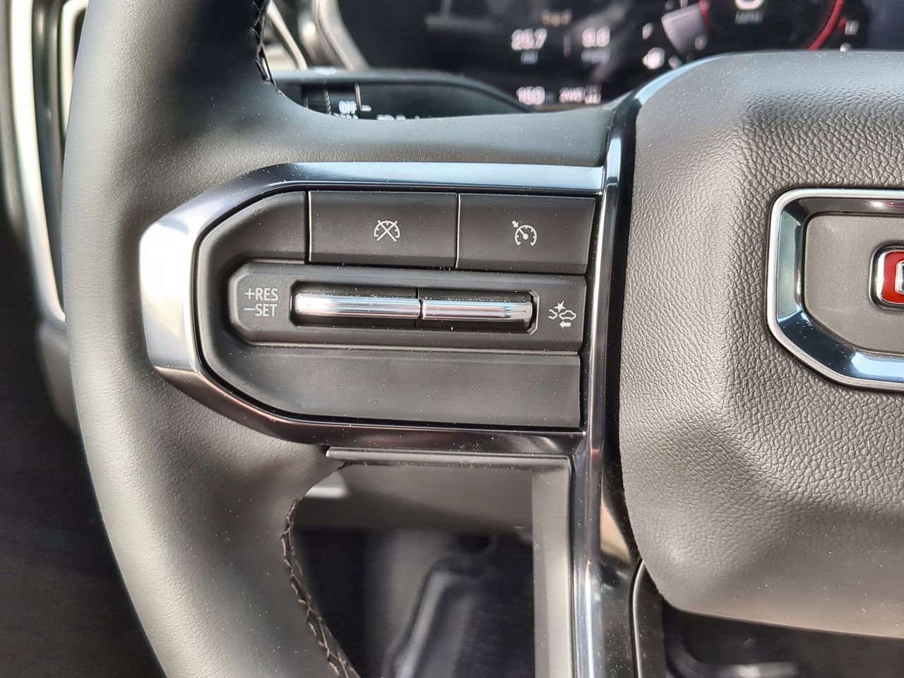 New 2025 GMC Canyon AT4 w/ Nightfall Edition image 35