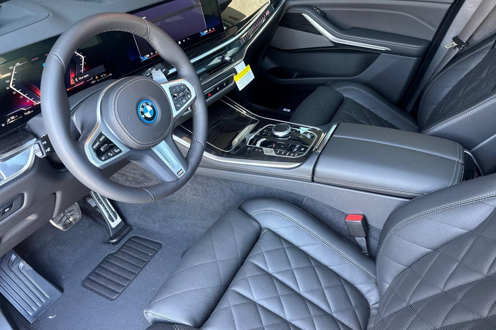 New 2026 BMW X5 xDrive50e w/ M Sport Package AWD/4WD image 4