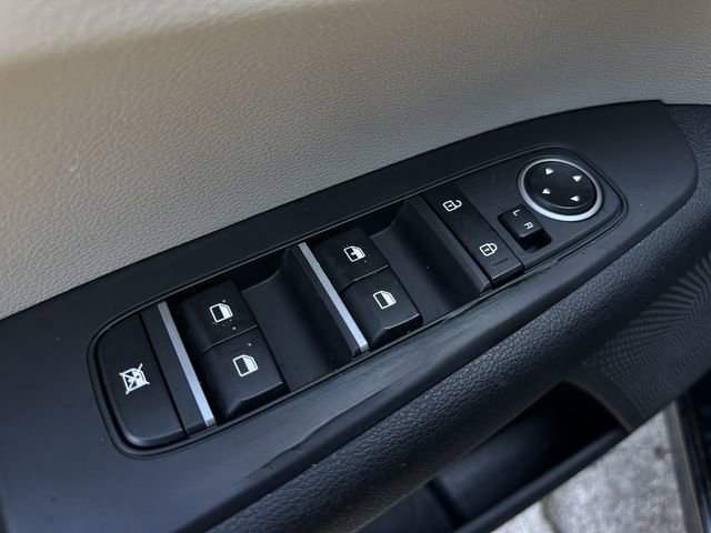 Used 2023 Kia Forte LXS w/ LXS Technology Package image 13