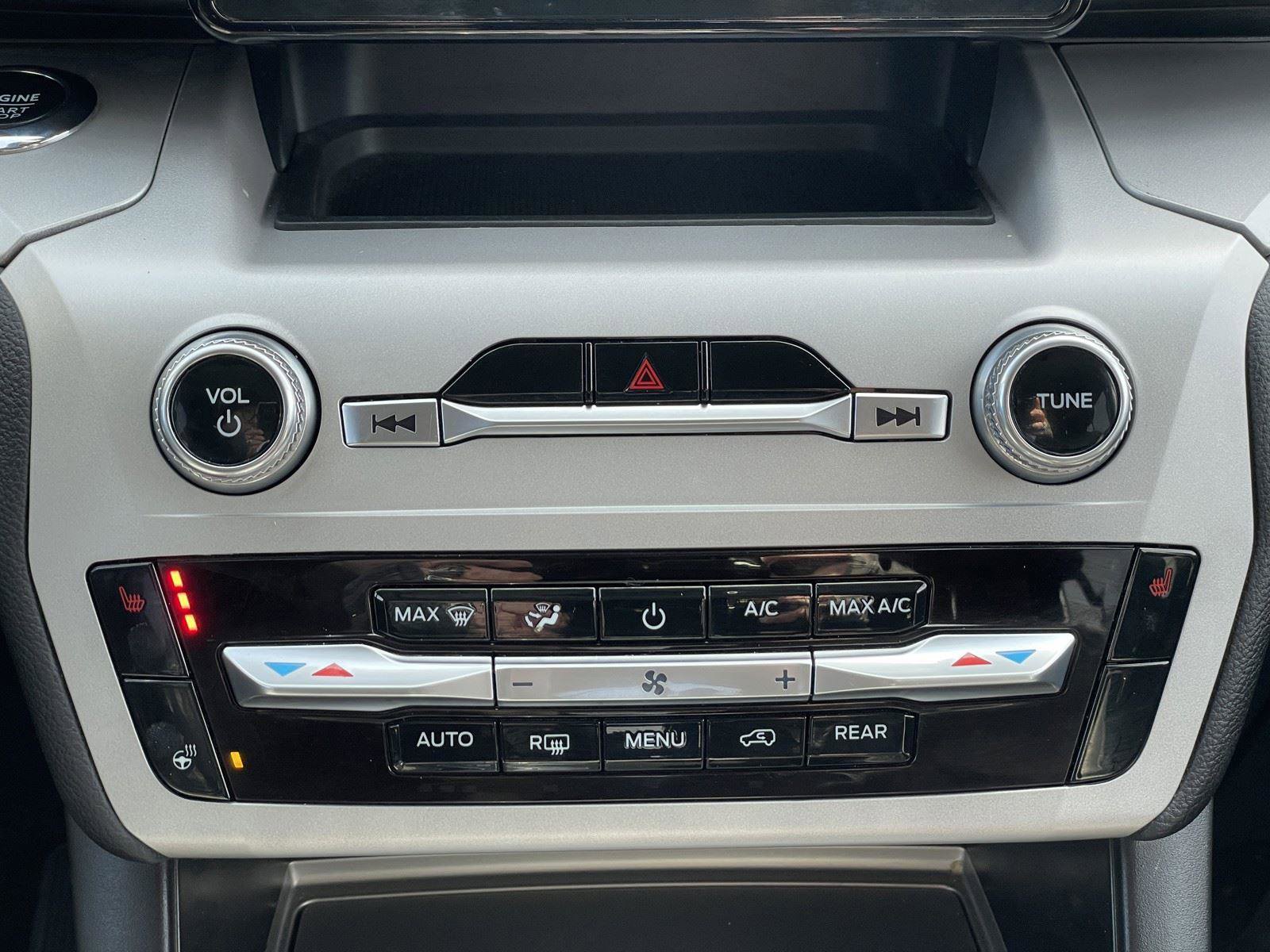 Used 2023 Ford Explorer XLT w/ Equipment Group 202A image 22