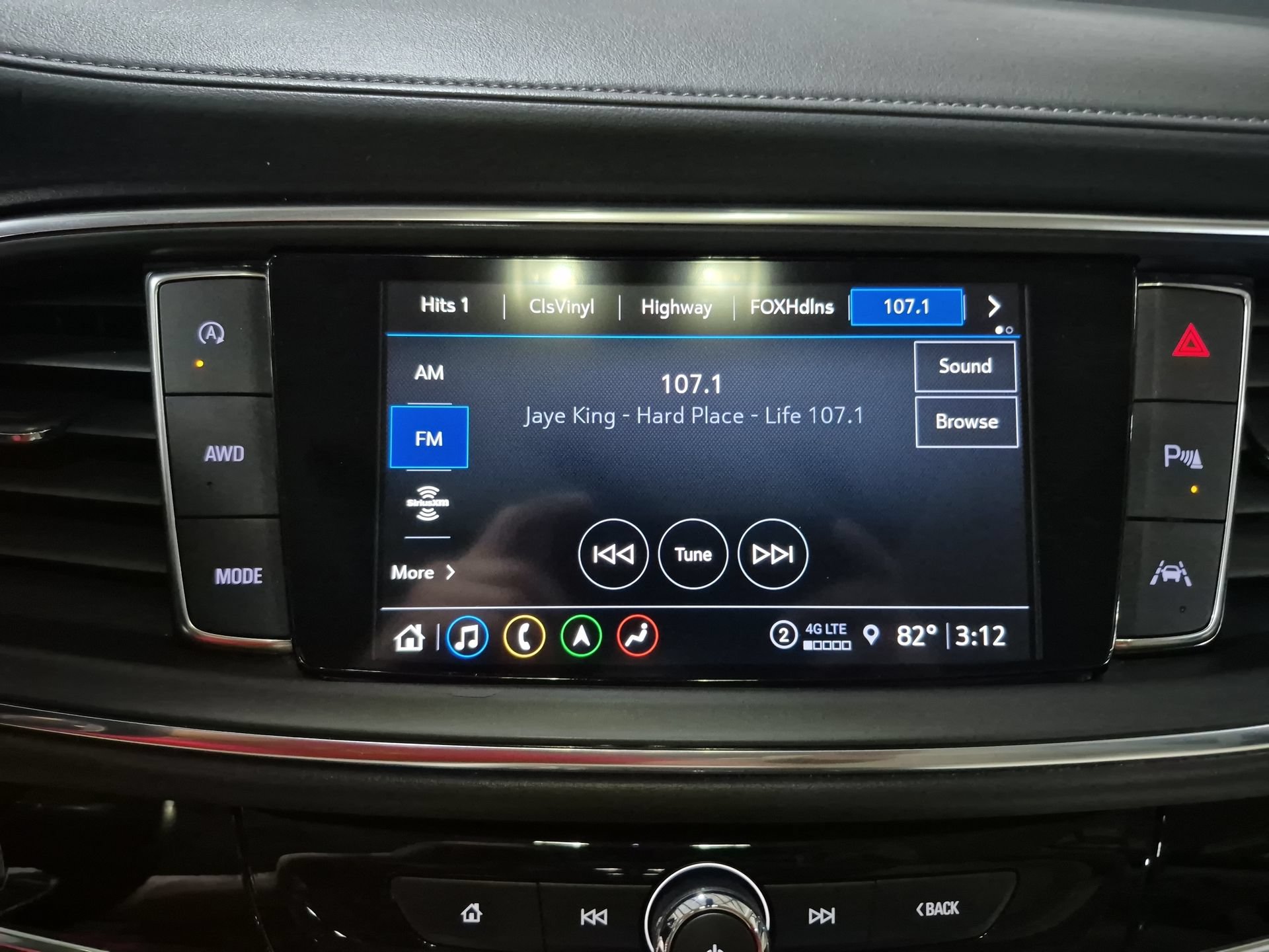 Used 2022 Buick Enclave Avenir w/ Avenir Technology Package AWD/4WD image 14