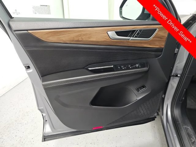 Used 2025 Volkswagen Atlas SE AWD/4WD image 12
