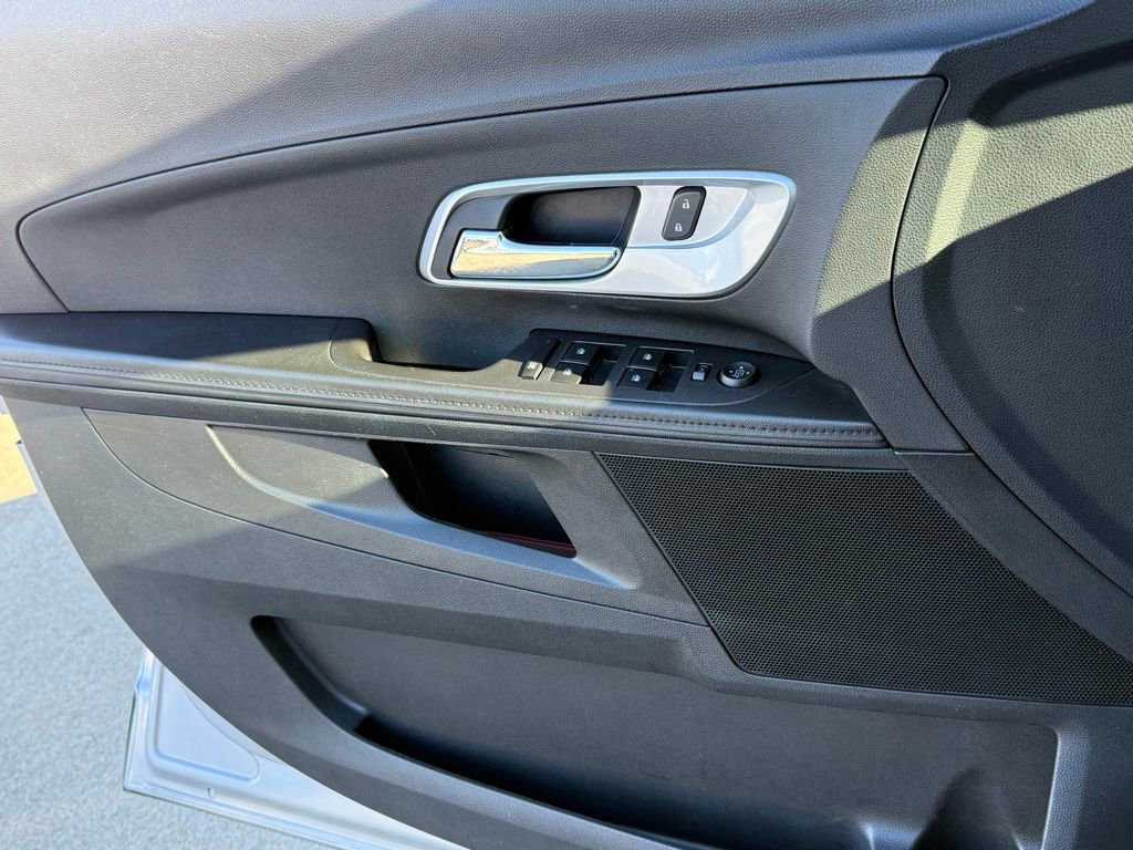 Used 2016 Chevrolet Equinox LT w/ Convenience Package image 27