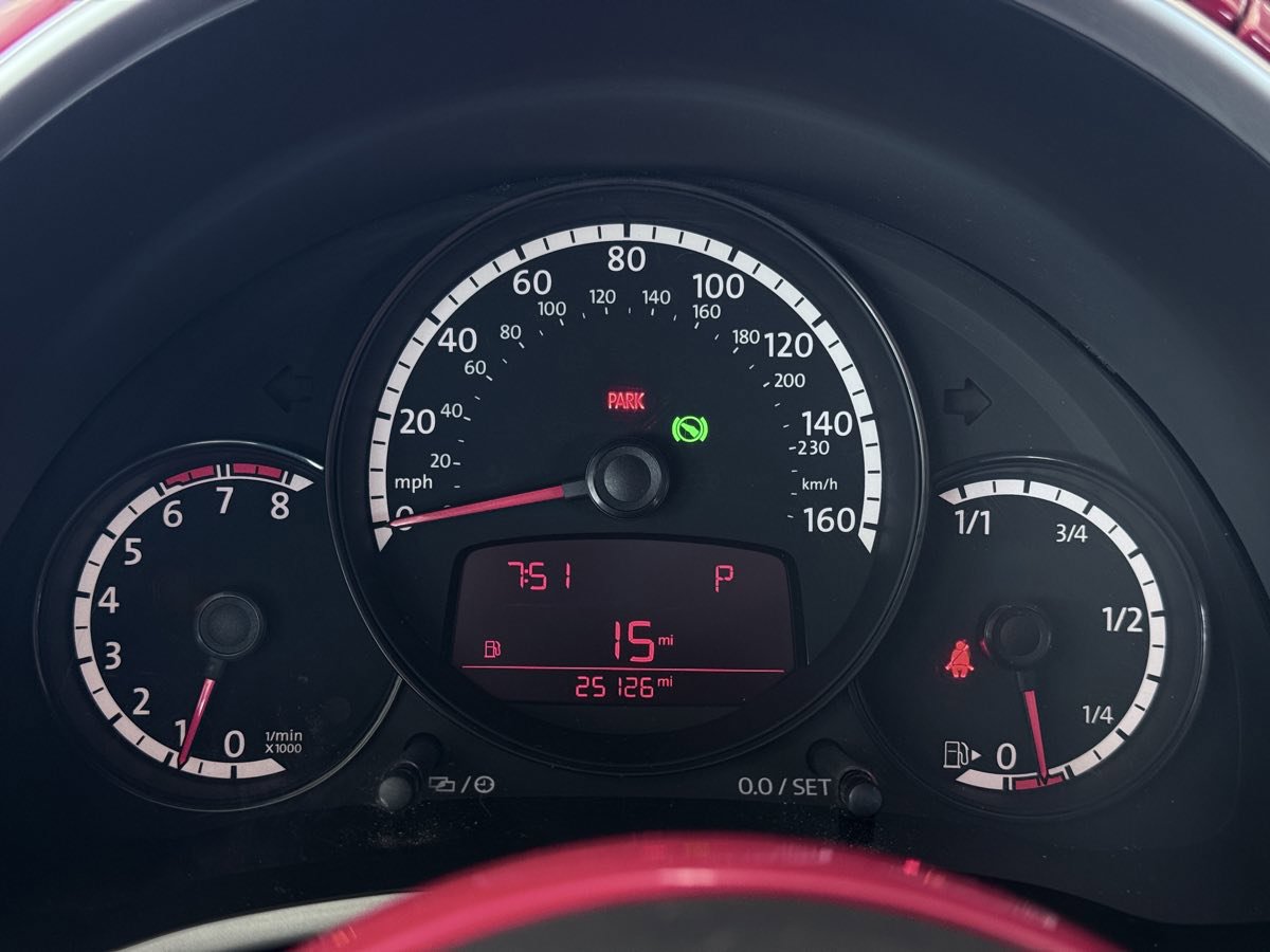 Used 2013 Volkswagen Beetle 2.5 image 41