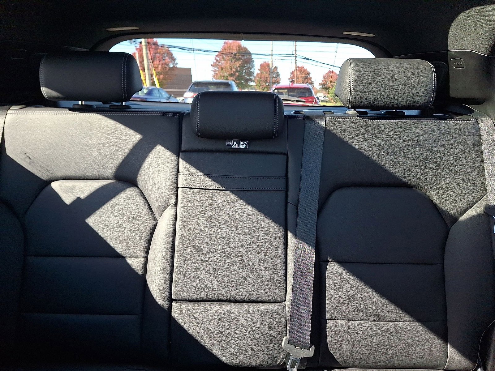 Used 2020 Mercedes-Benz GLA 250 GLA 250 w/ Premium Package image 13