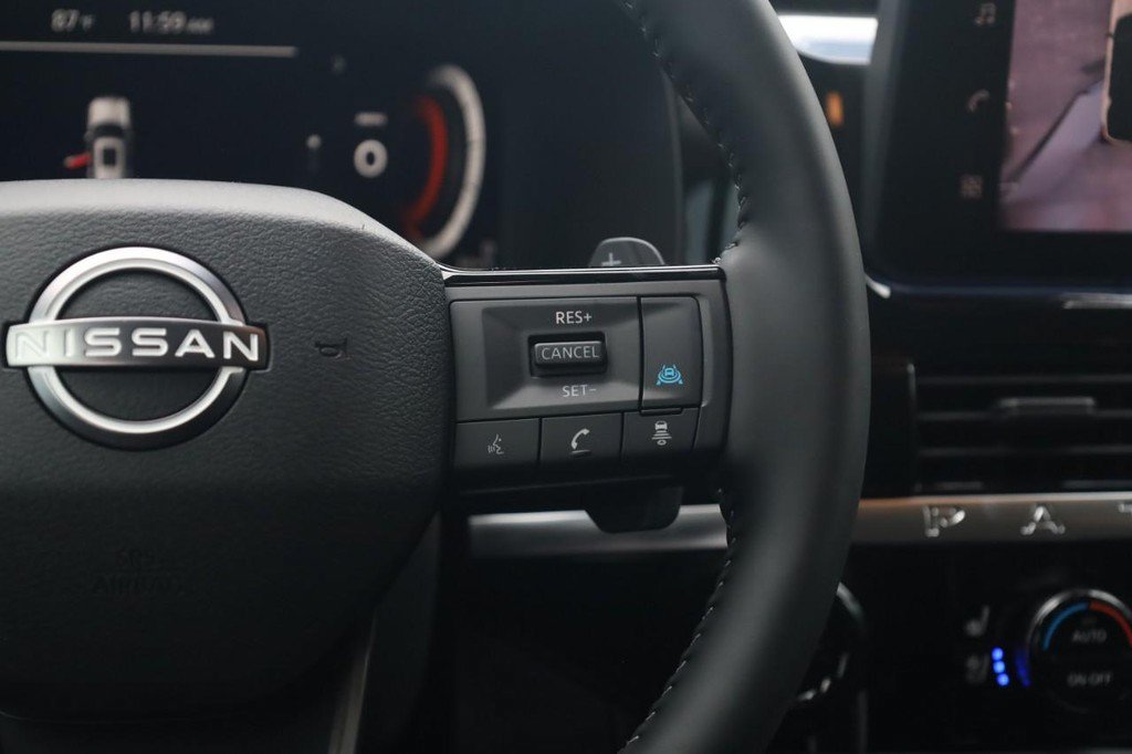 New 2026 Nissan Pathfinder Platinum AWD/4WD image 9