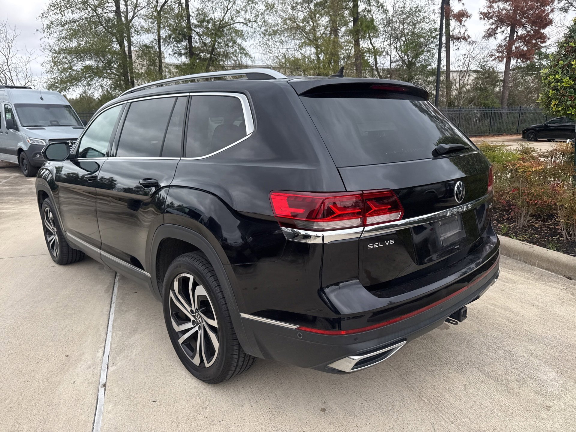 Used 2021 Volkswagen Atlas SEL Premium image 6
