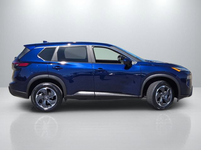 Used 2025 Nissan Rogue SV AWD/4WD image 3