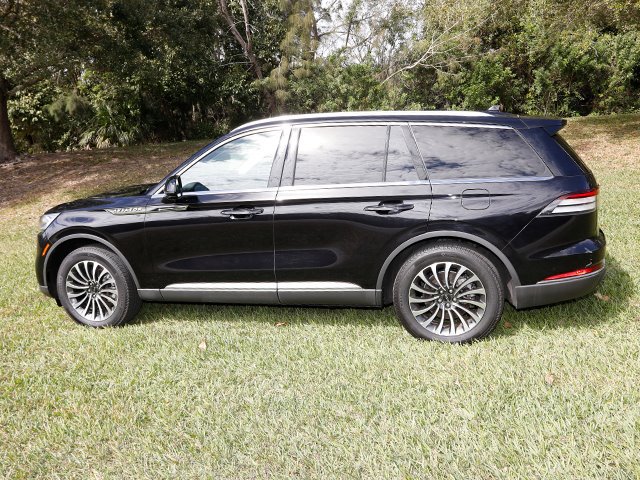 Used 2024 Lincoln Aviator Reserve AWD/4WD image 4