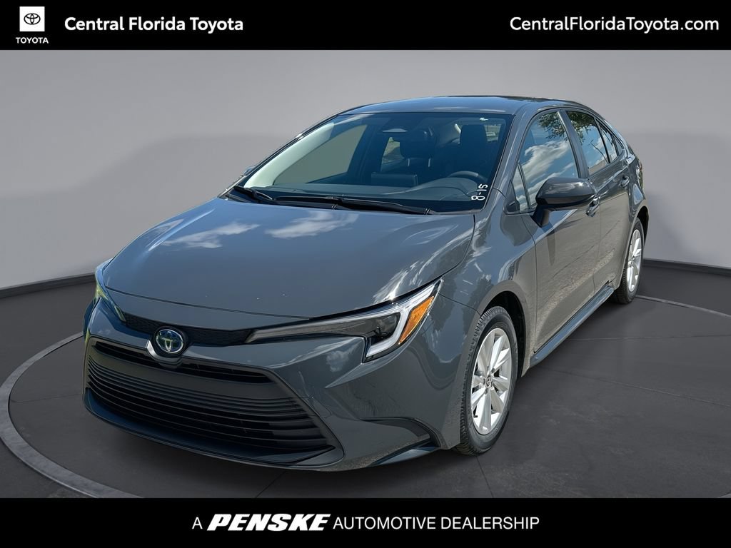 Used 2025 Toyota Corolla LE w/ LE Premium Package FWD image 1