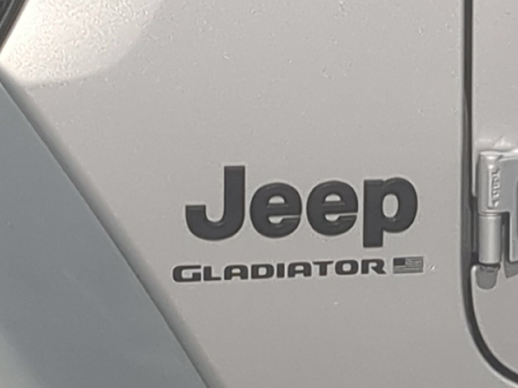 Used 2024 Jeep Gladiator Sport AWD/4WD image 10