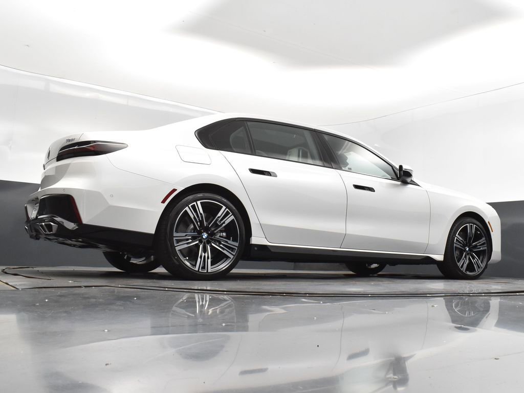 Certified 2024 BMW 760i xDrive w/ Executive Package image 42