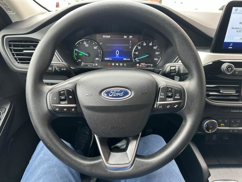 Used 2022 Ford Escape SE image 12