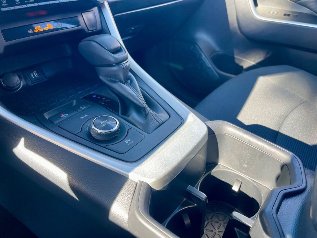 Used 2025 Toyota RAV4 LE image 15