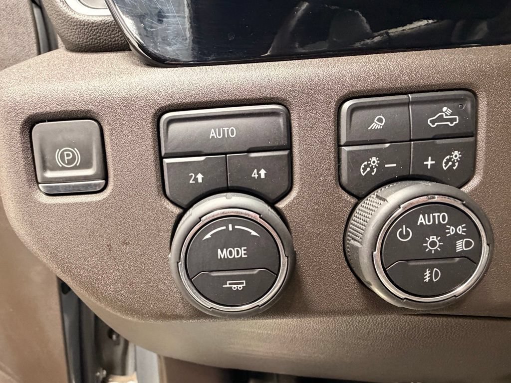 Used 2023 Chevrolet Silverado 1500 LTZ w/ LTZ Convenience Package II AWD/4WD image 32