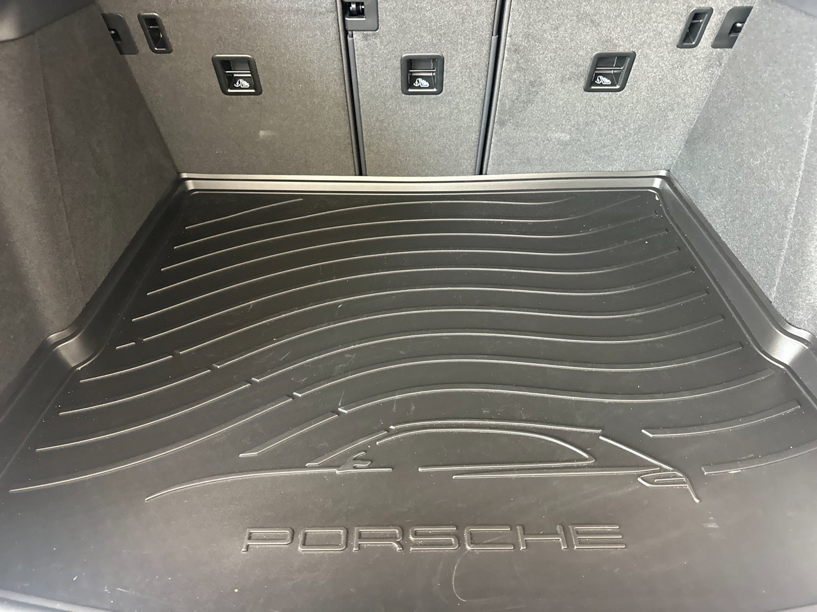 Used 2026 Porsche Macan Turbo AWD/4WD image 15