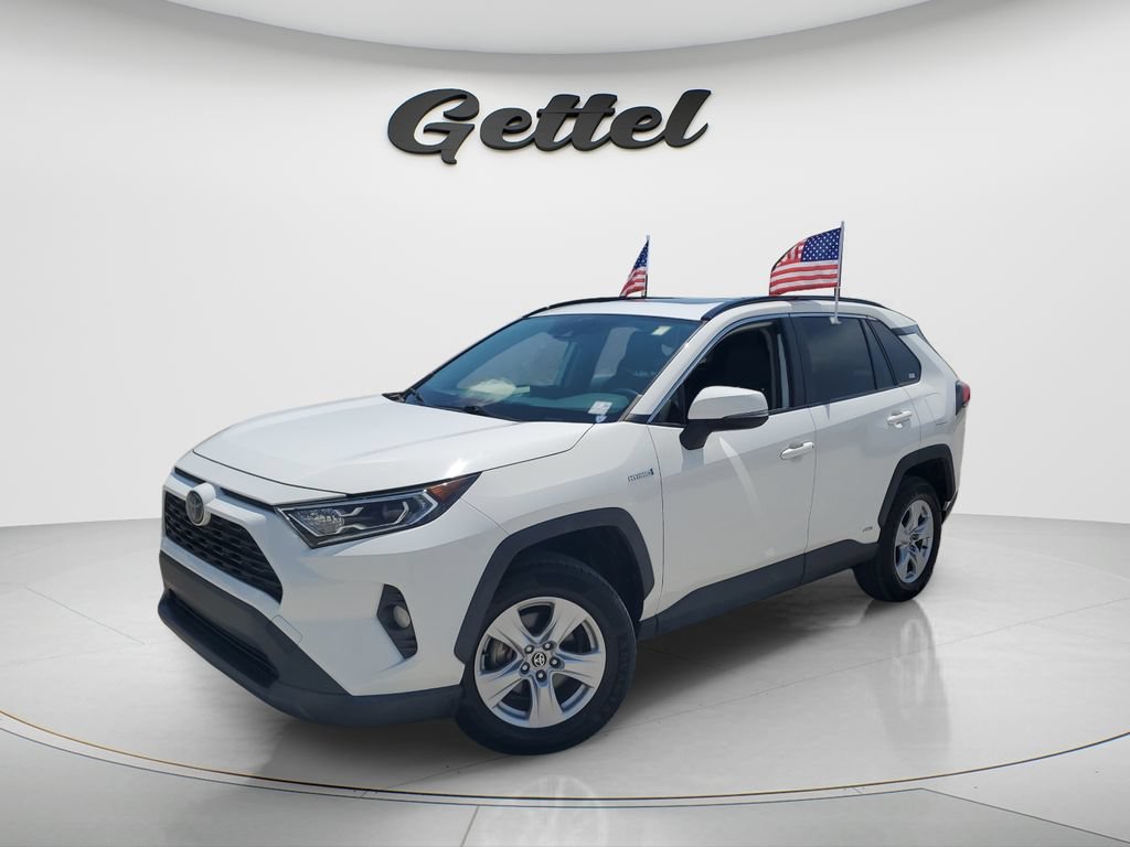 Used 2020 Toyota RAV4 XLE w/ Convenience Package AWD/4WD image 1