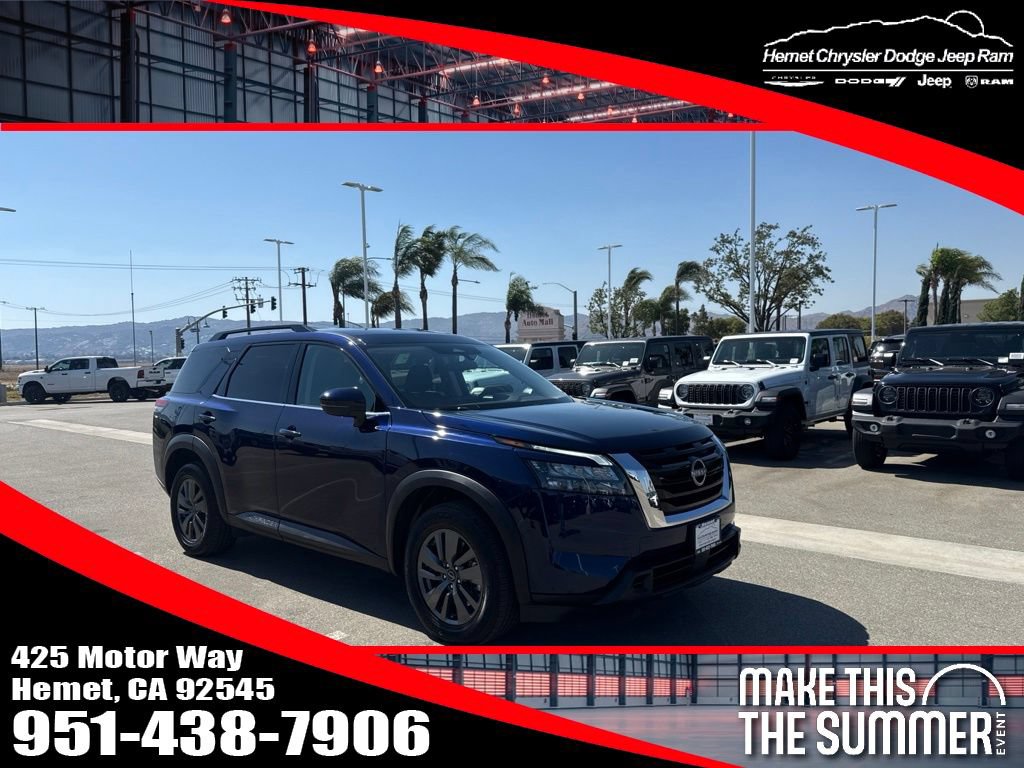 Used 2024 Nissan Pathfinder SV