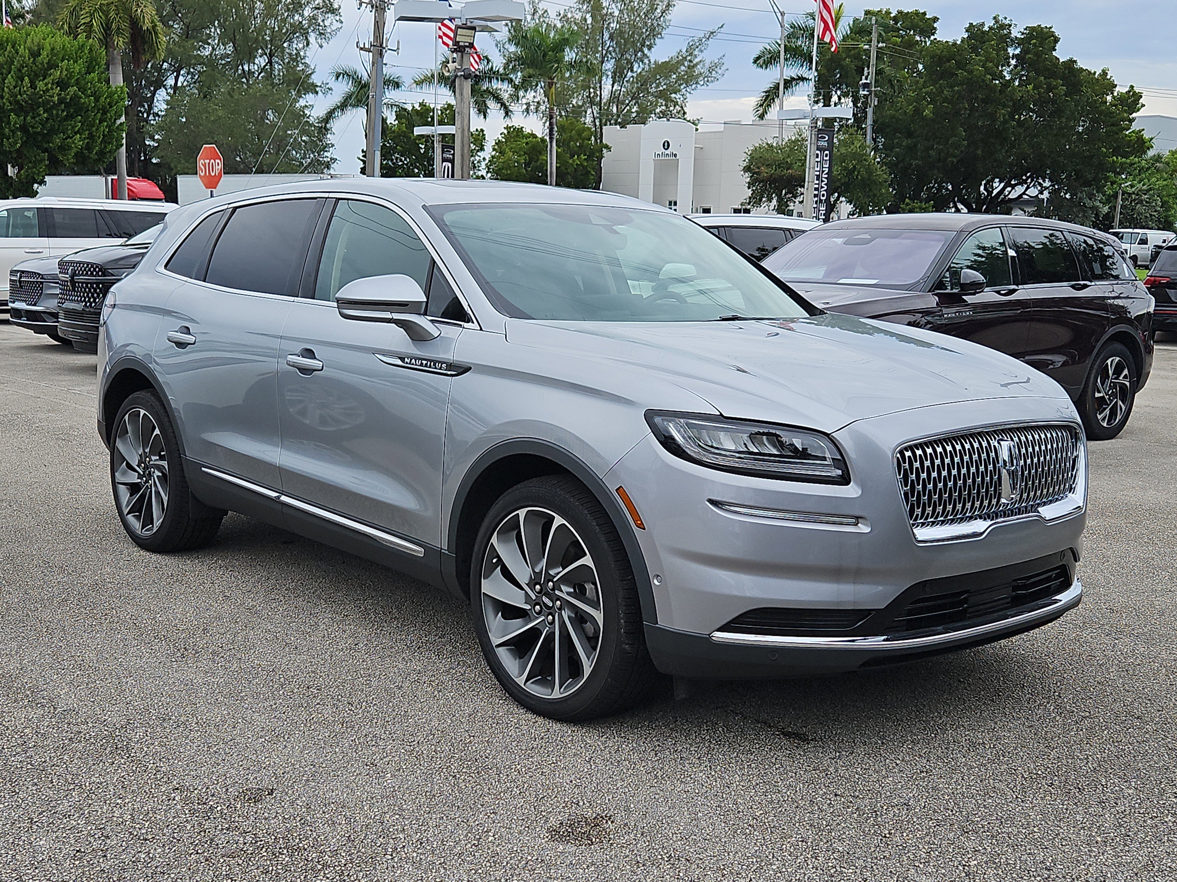 Certified 2023 Lincoln Nautilus Reserve w/ Equipment Group 201A image 24