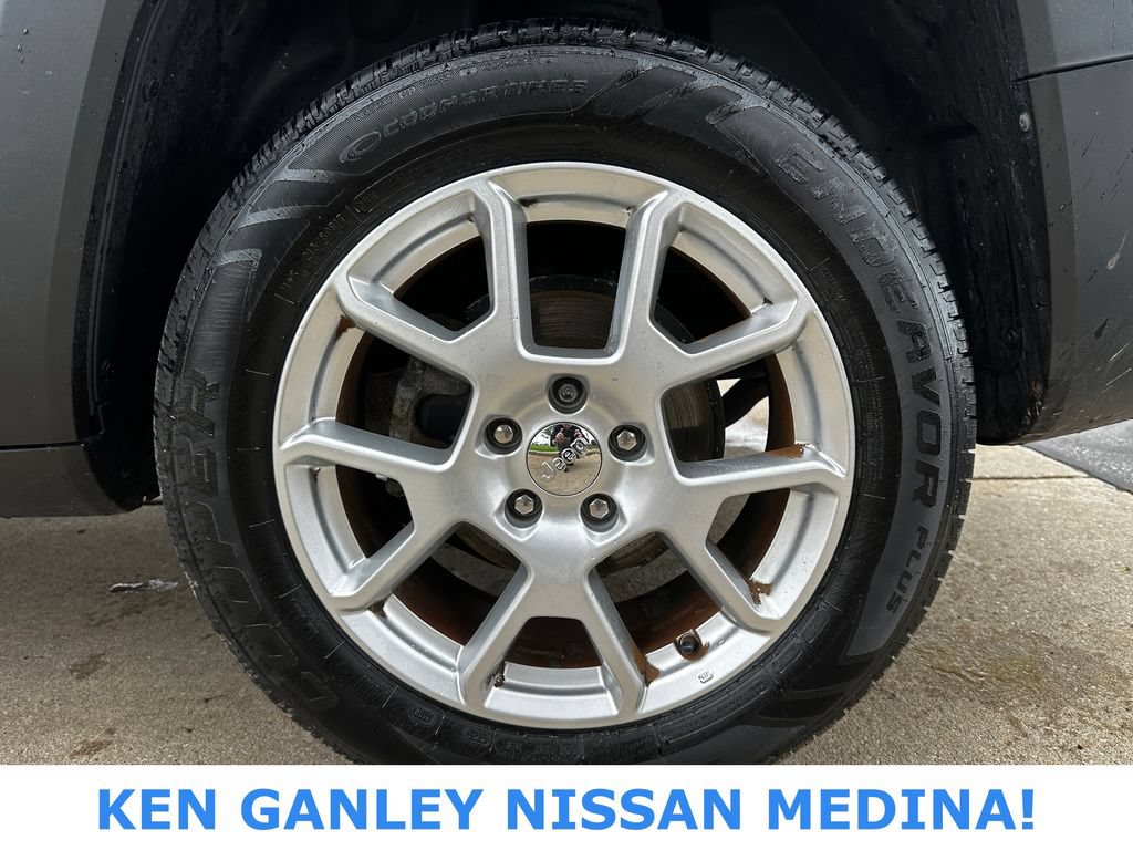 Used 2021 Jeep Renegade Latitude AWD/4WD image 20