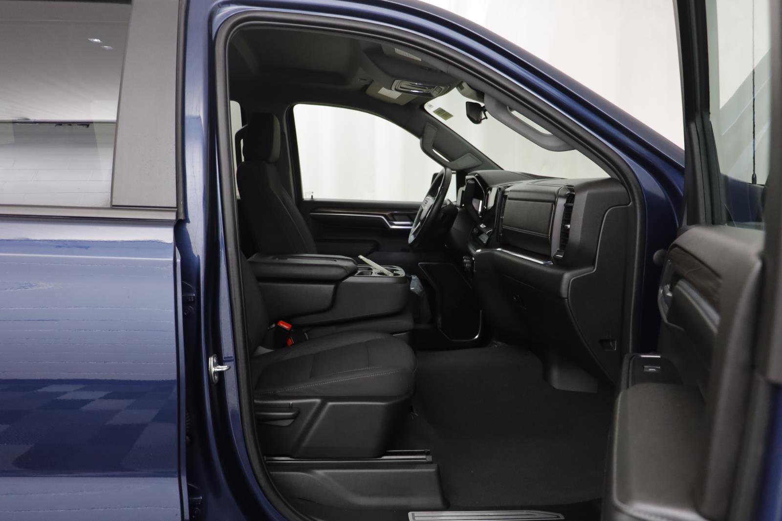 Used 2023 Chevrolet Silverado 1500 LT image 17