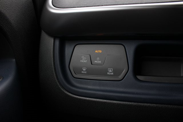 New 2025 Volkswagen ID. Buzz Pro S image 13