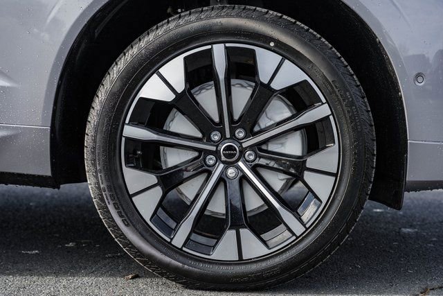 New 2026 Volvo XC60 B5 Plus w/ Protection Package Premier image 17