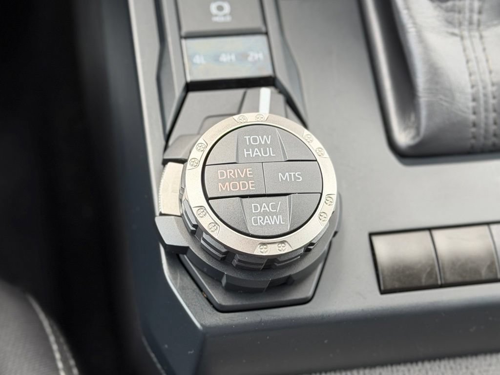 Certified 2024 Toyota Tacoma TRD Off-Road AWD/4WD image 18