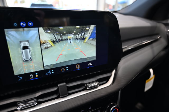 New 2027 Chevrolet Equinox LT w/ Convenience Package II AWD/4WD image 16