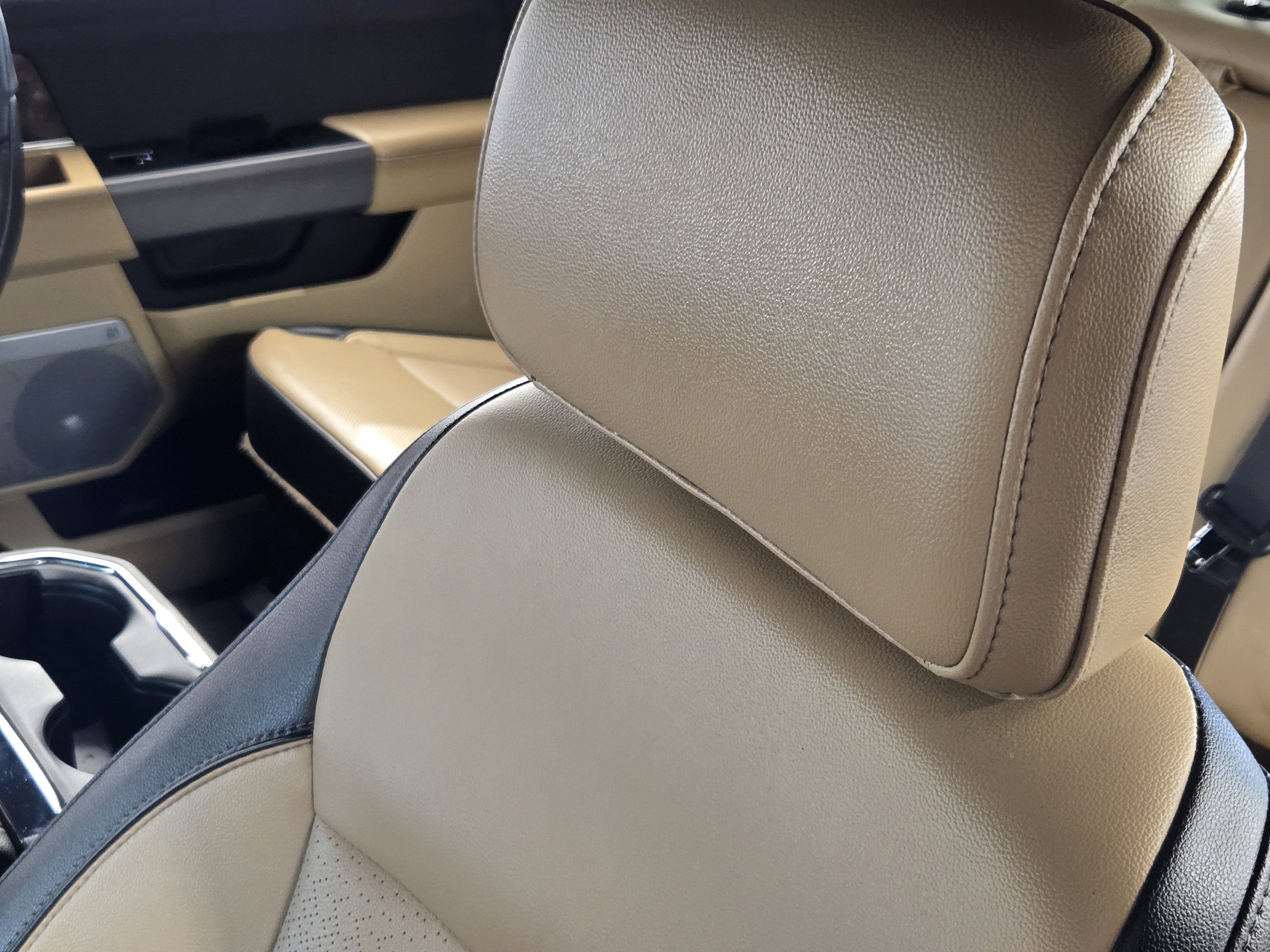 Certified 2023 Ford F250 Lariat w/ Chrome Package image 16