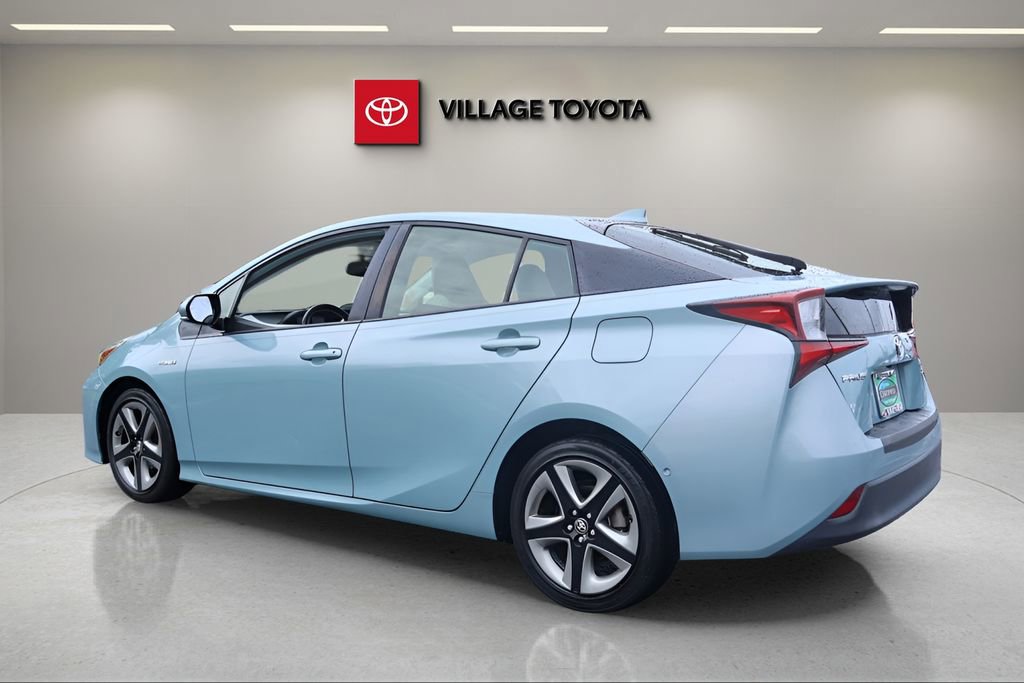 Certified 2019 Toyota Prius XLE FWD image 3